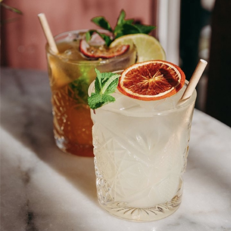 cocktails préparé par un barman