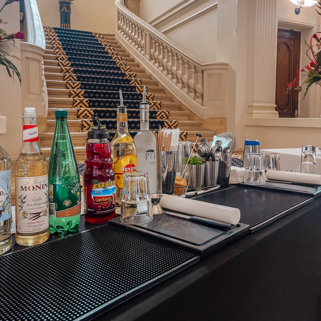 Team Building cocktail avec un barman à domicile