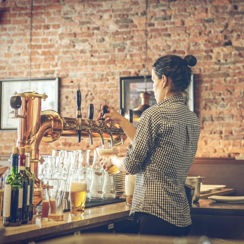 barmaid à Dijon