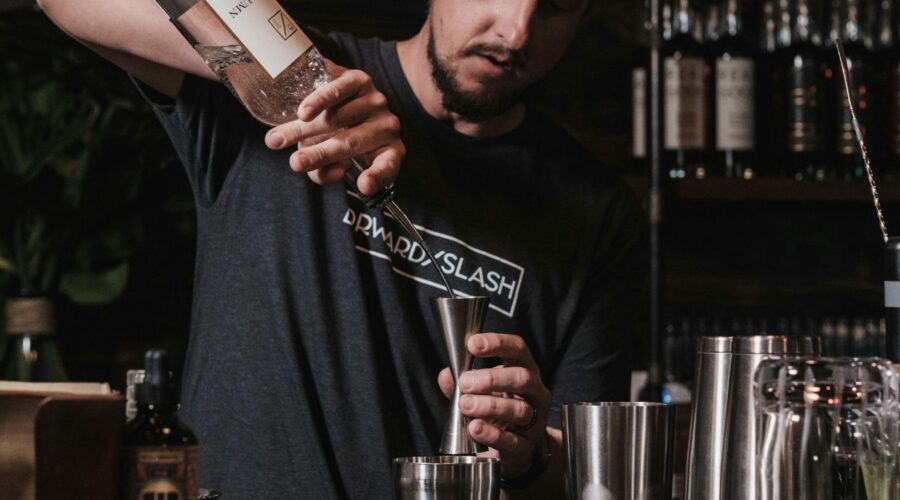 Pourquoi engager un barman professionnel pour vos soirées privés ?