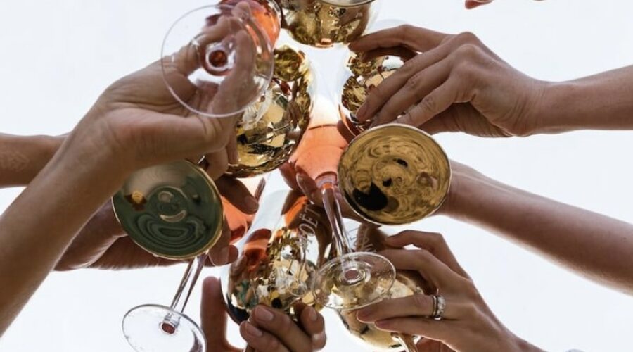 Soirée cocktail avec un barman à domicile