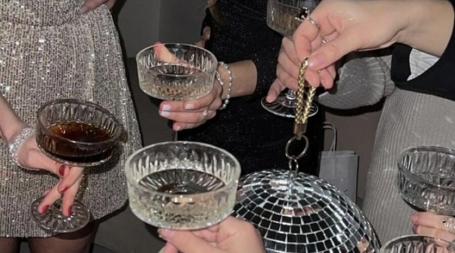 Réussir sa soirée du nouvel an avec un barman à domicile